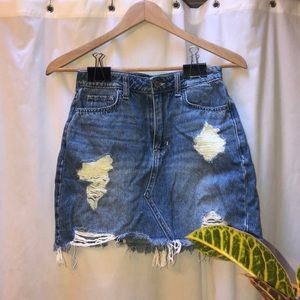 hollister ripped jean skirt